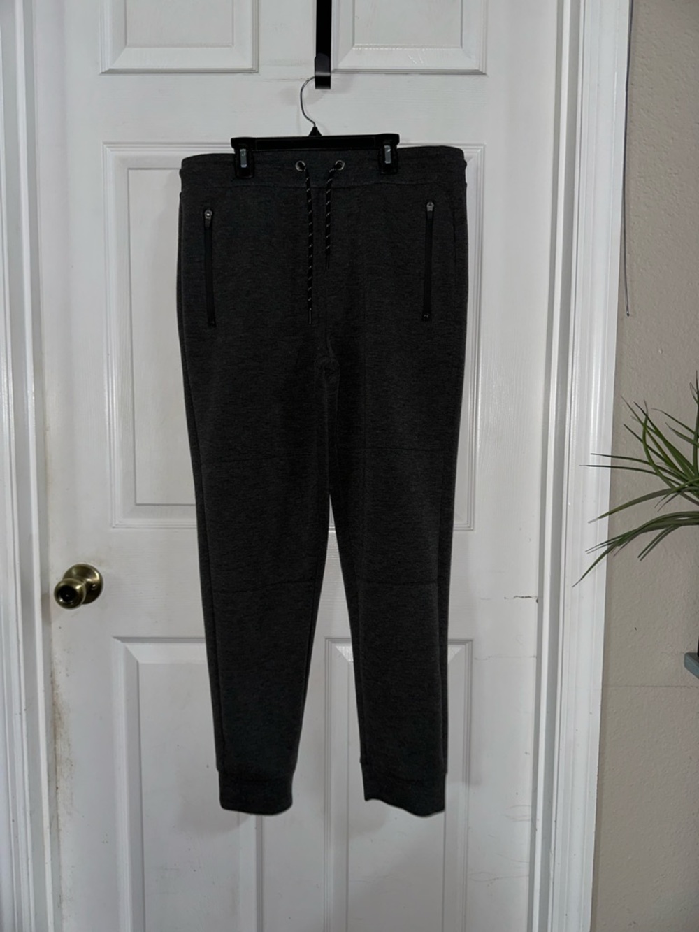 Aeropostale Men’s Gray Jogger Sweatpants